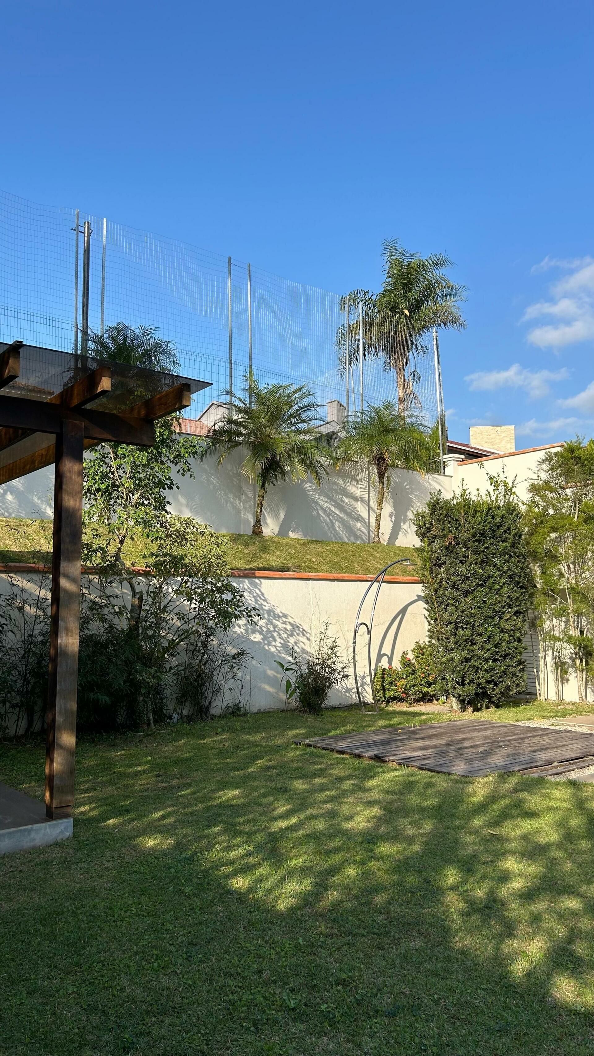 Imagem do Casa com piscina em condomínio Residencial  Fechado no bairro Jaraguá Esquerdo